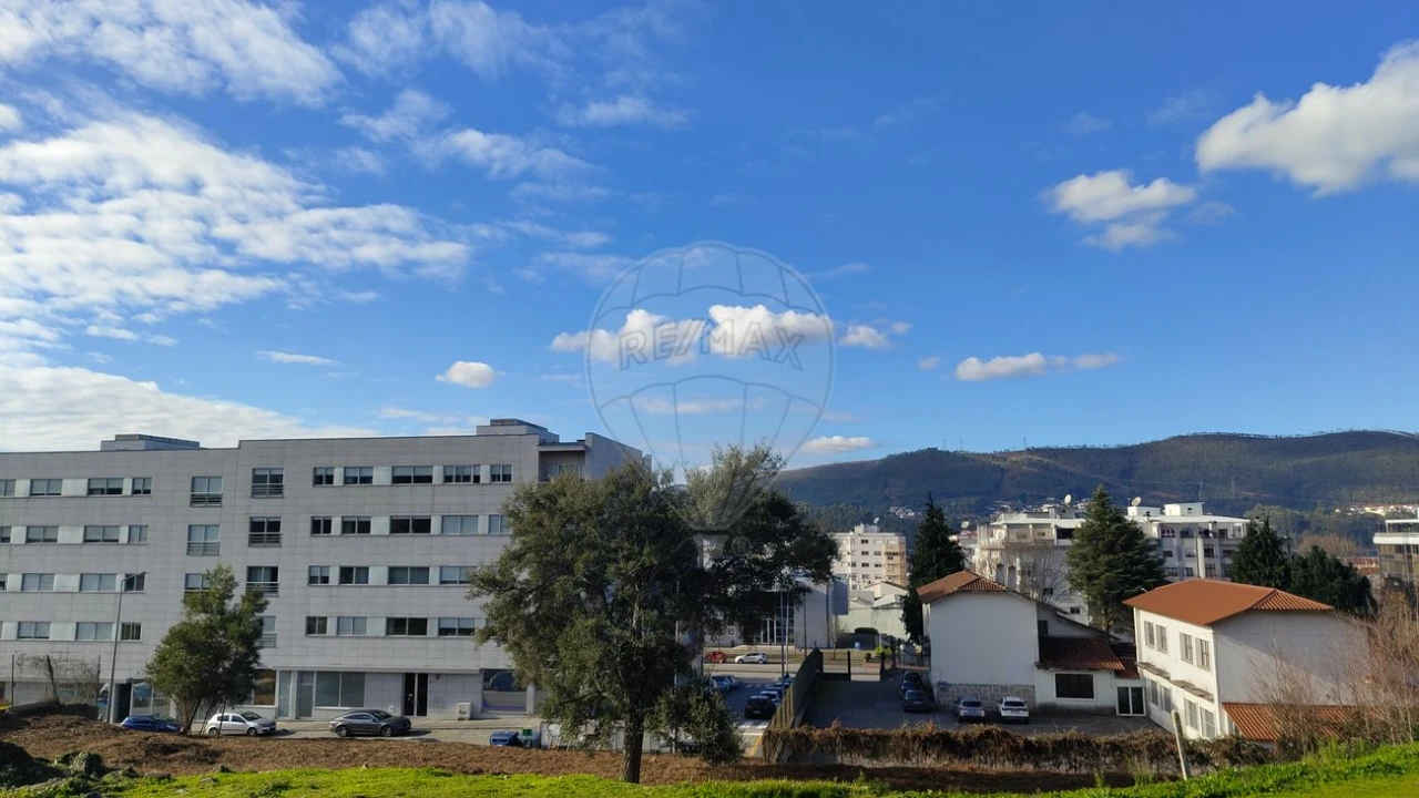 Terreno para Venda em Vila Chã, Codal e Vila Cova de Perrinho Foto 1