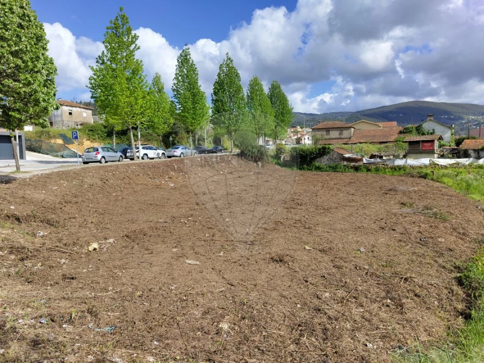 Terreno para Venda em São Pedro de Castelões Foto 2