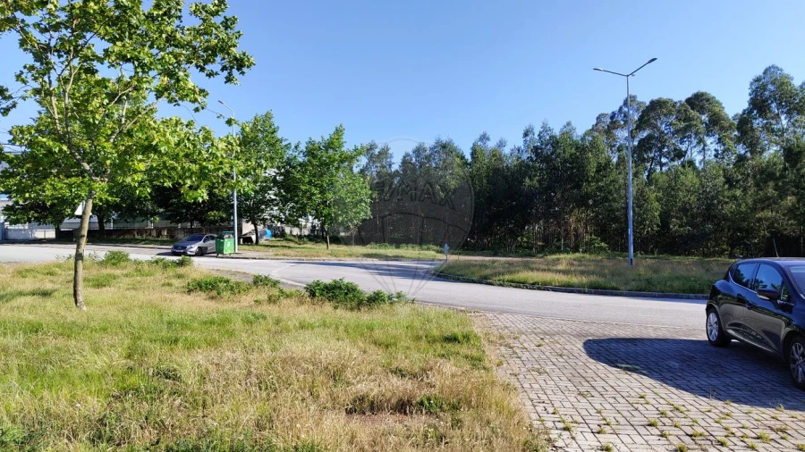 Armazém para Venda em Vila Chã, Codal e Vila Cova de Perrinho Foto 5