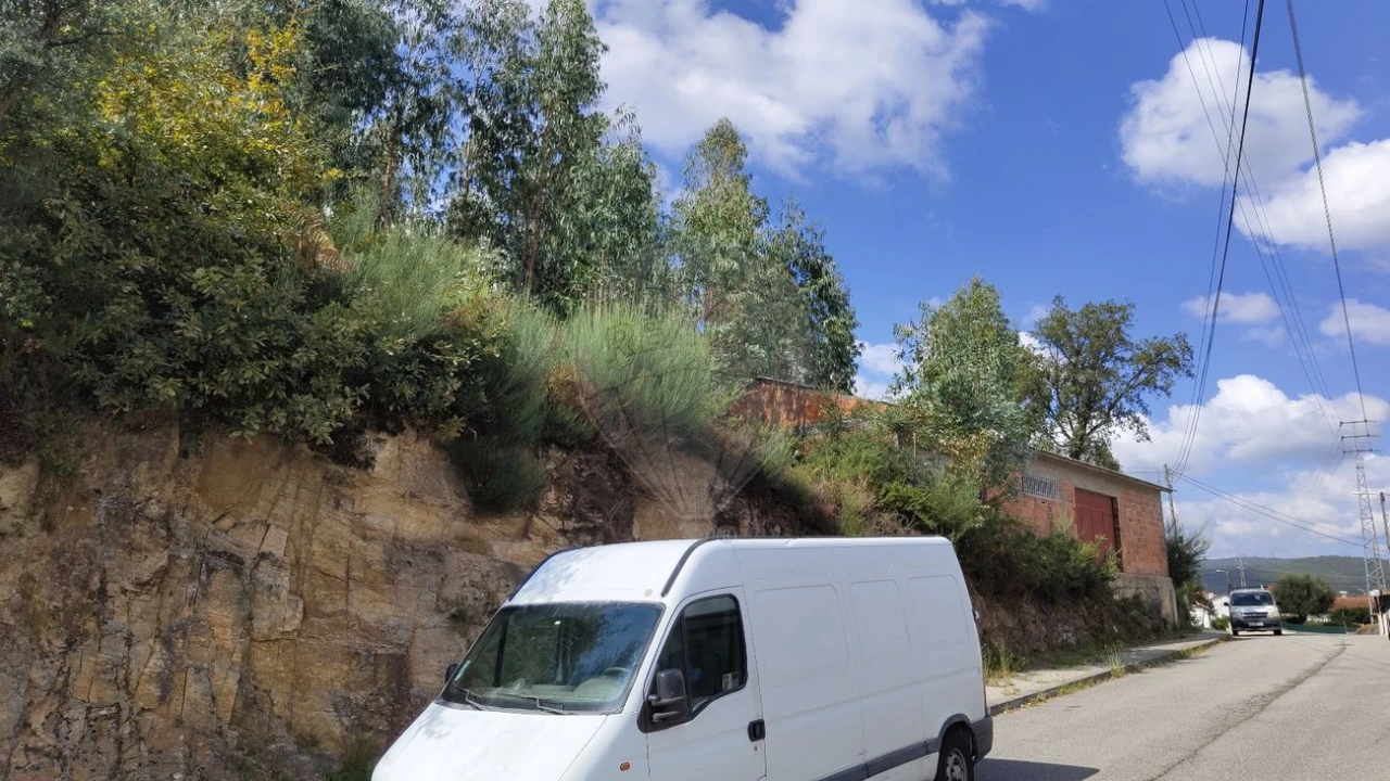 Terreno para Venda em Macieira de Cambra Foto 9
