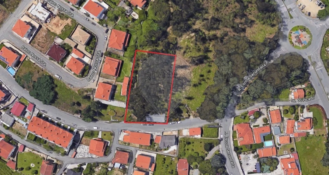 Terreno para Venda em Macieira de Cambra Foto 3