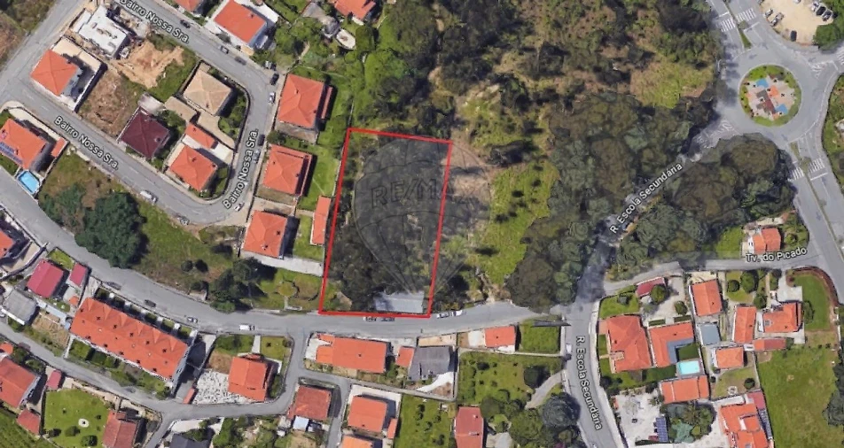 Terreno para Venda em Macieira de Cambra Foto 3