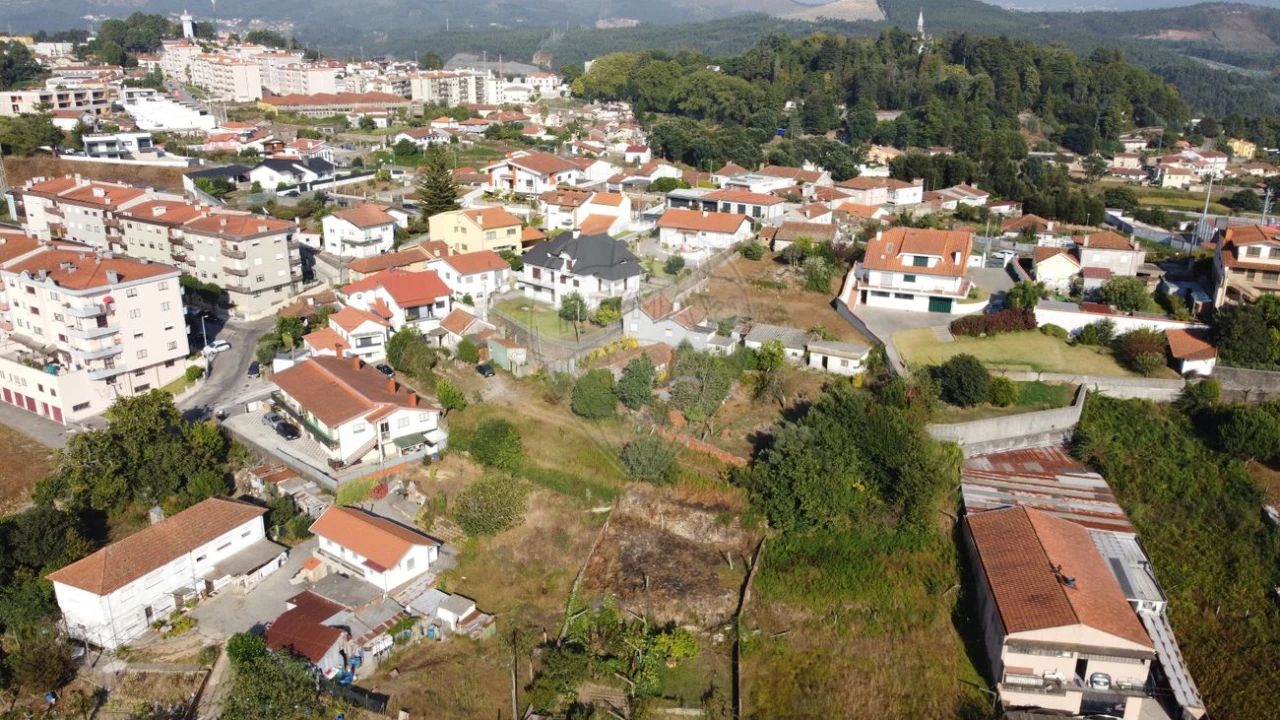 Moradia T3 para Venda em O. Azeméis, Riba-Ul, Ul, Macinhata Seixa, Madail Foto 3