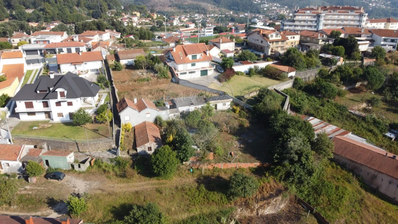 Moradia T3 para Venda em O. Azeméis, Riba-Ul, Ul, Macinhata Seixa, Madail Foto 4