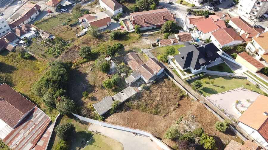 Moradia T3 para Venda em O. Azeméis, Riba-Ul, Ul, Macinhata Seixa, Madail Foto 9