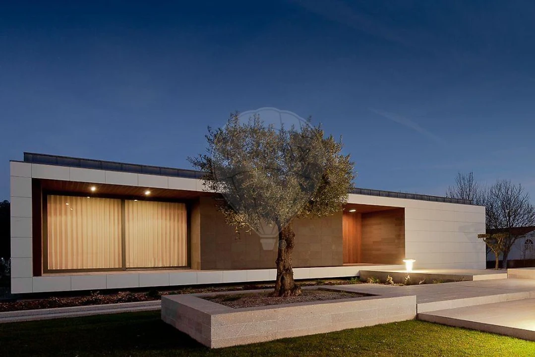 Terreno para Venda em São Pedro de Castelões Foto 1