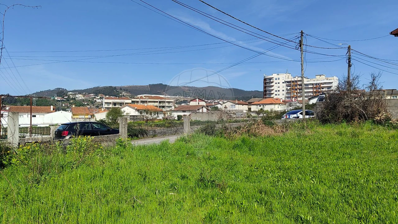 Terreno para Venda em São Pedro de Castelões Foto 10