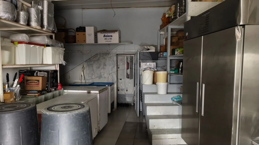 Negócio para Venda em São Pedro de Castelões Foto 19