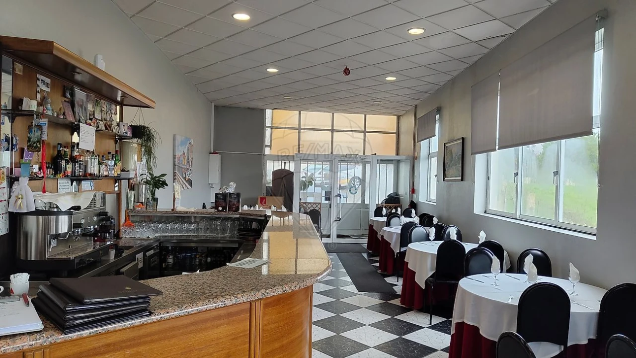 Negócio para Venda em São Pedro de Castelões Foto 8