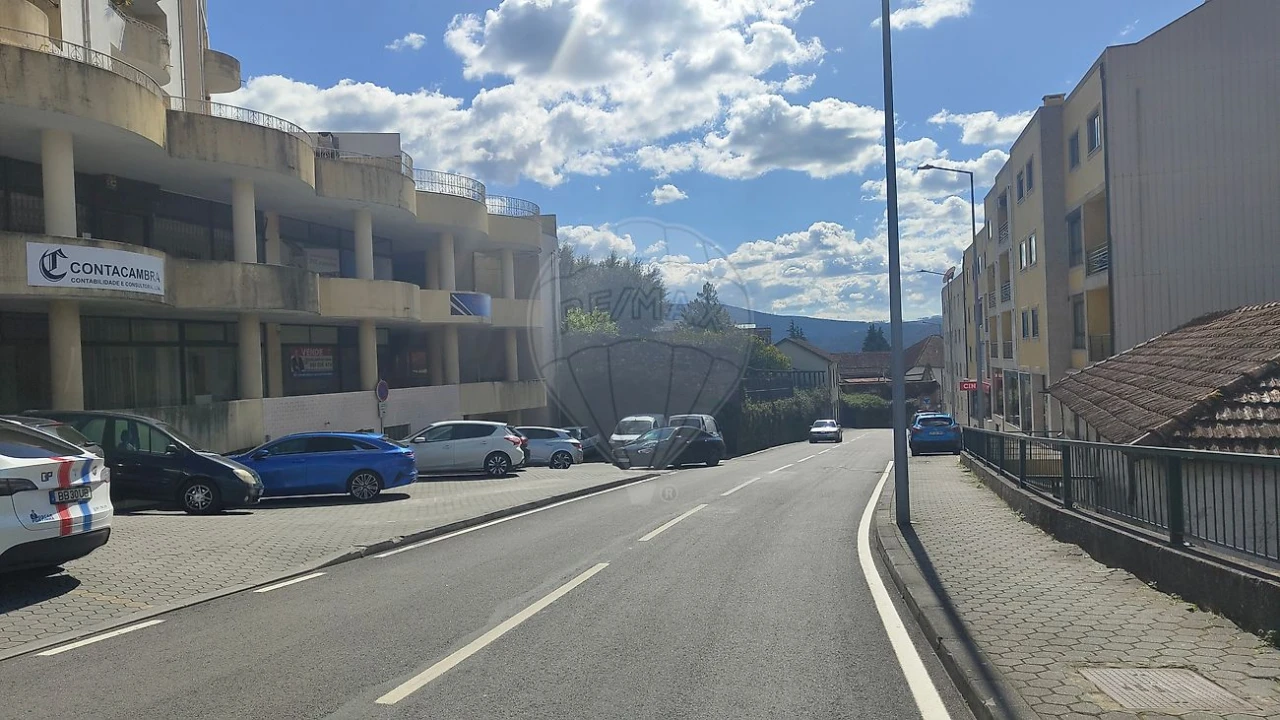 Loja para Venda em Macieira de Cambra Foto 20