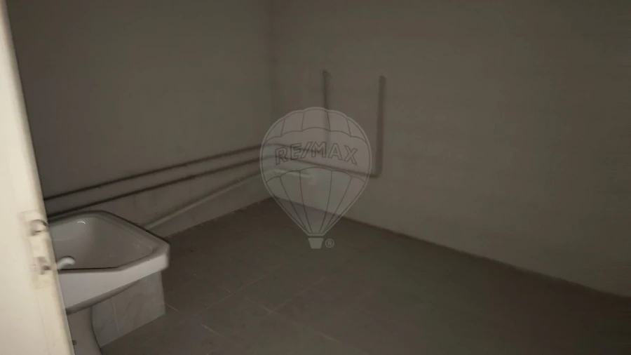 Loja para Venda em Macieira de Cambra Foto 14