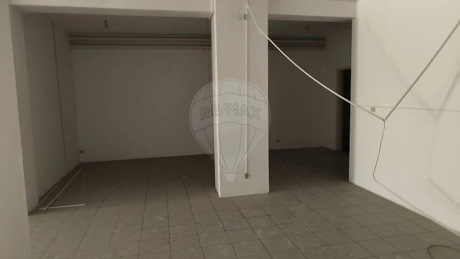 Loja para Venda em Macieira de Cambra Foto 13