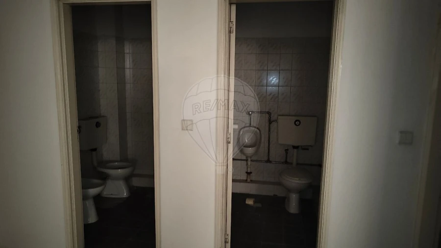 Loja para Venda em Macieira de Cambra Foto 15