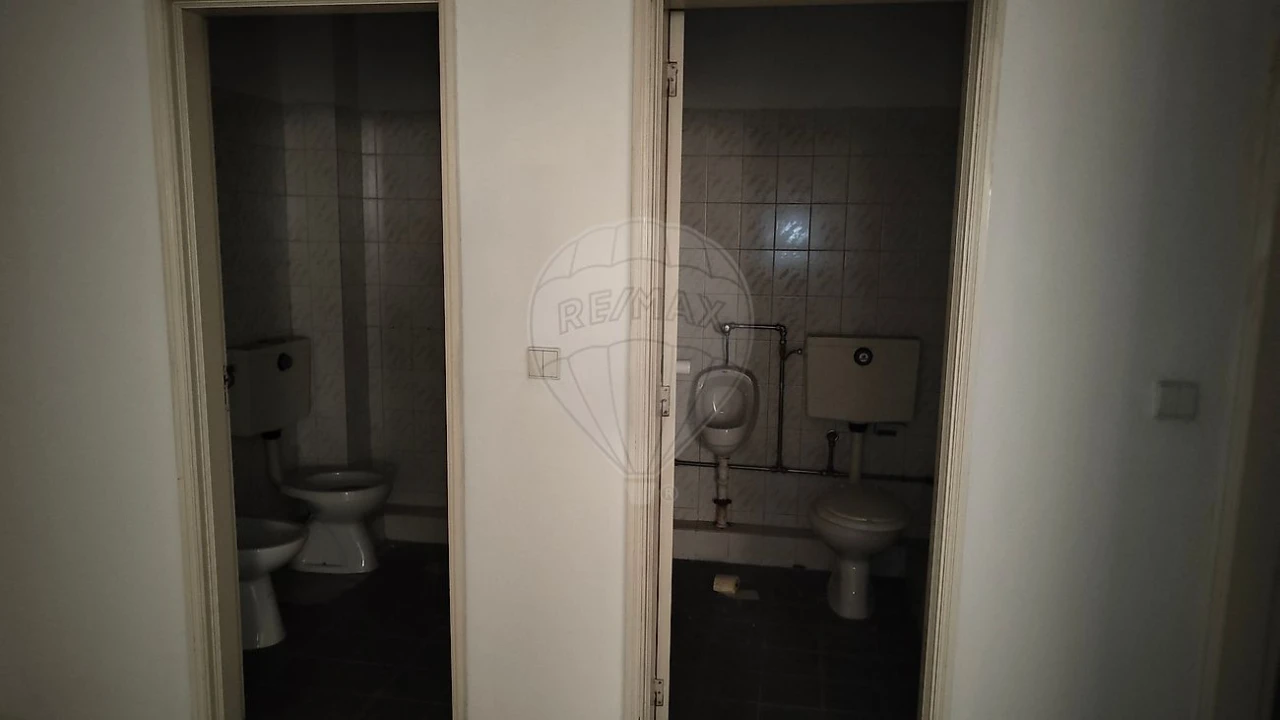 Loja para Venda em Macieira de Cambra Foto 15