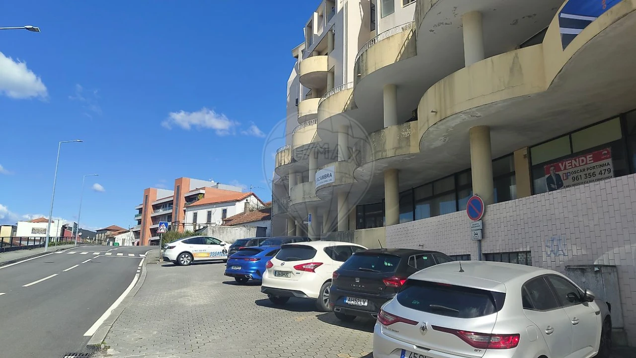 Loja para Venda em Macieira de Cambra Foto 2