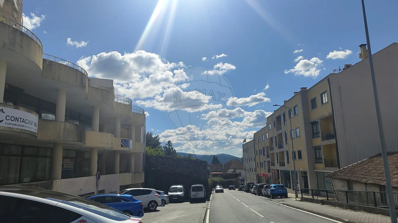 Loja para Venda em Macieira de Cambra Foto 22