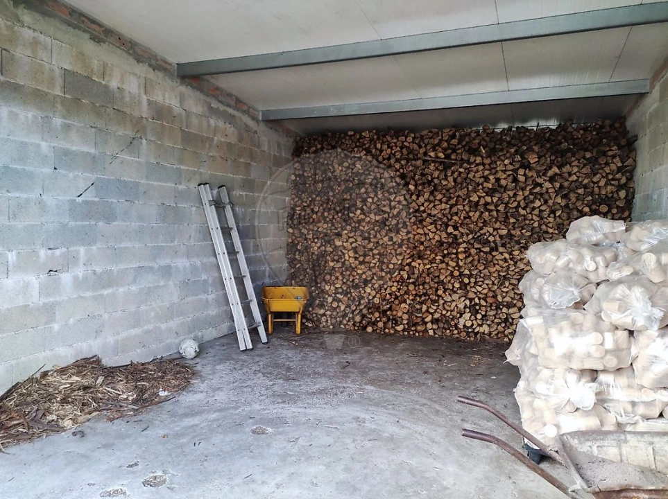 Prédio para Venda em Junqueira Foto 35