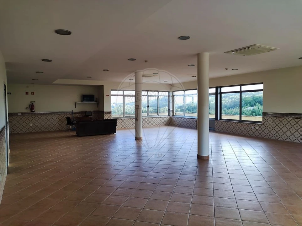 Prédio para Venda em Junqueira Foto 15