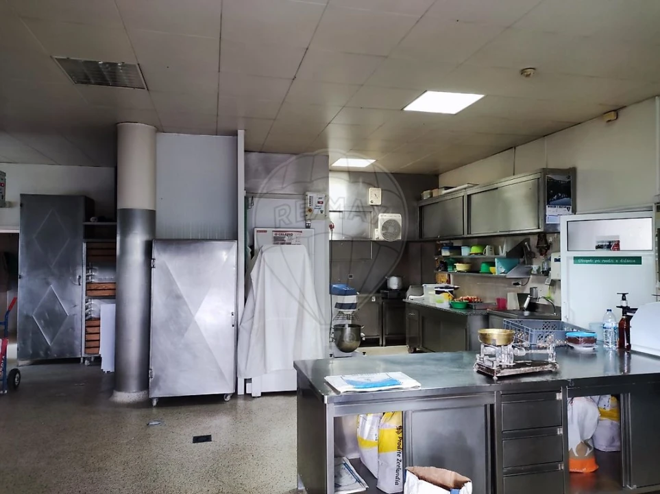 Prédio para Venda em Junqueira Foto 27