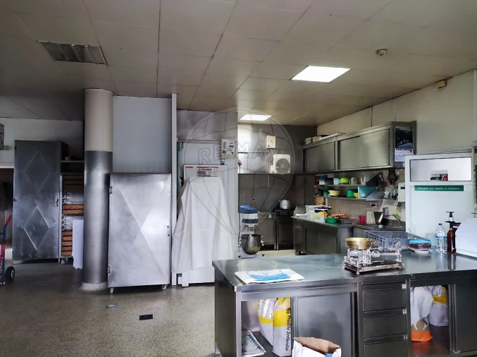 Prédio para Venda em Junqueira Foto 27