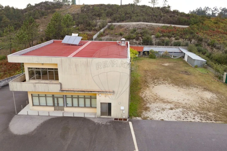 Prédio para Venda em Junqueira Foto 42