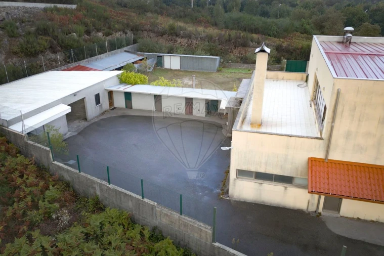 Prédio para Venda em Junqueira Foto 43