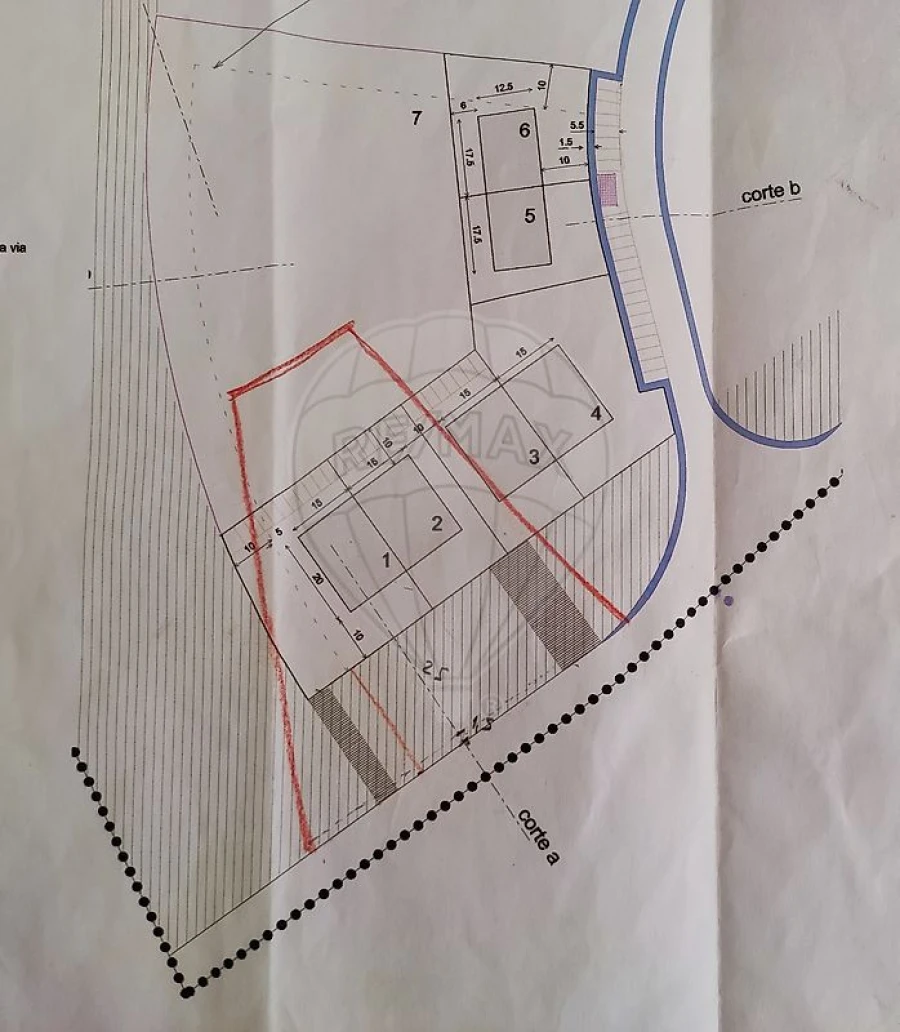 Prédio para Arrendamento em Junqueira Foto 39