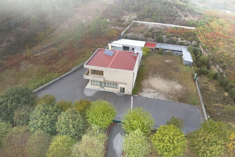 Prédio para Arrendamento em Junqueira Foto 47