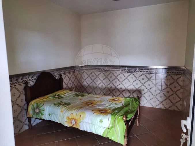 Prédio para Arrendamento em Junqueira Foto 24