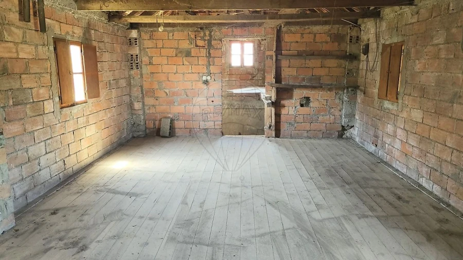 Armazém para Venda em Arões Foto 9