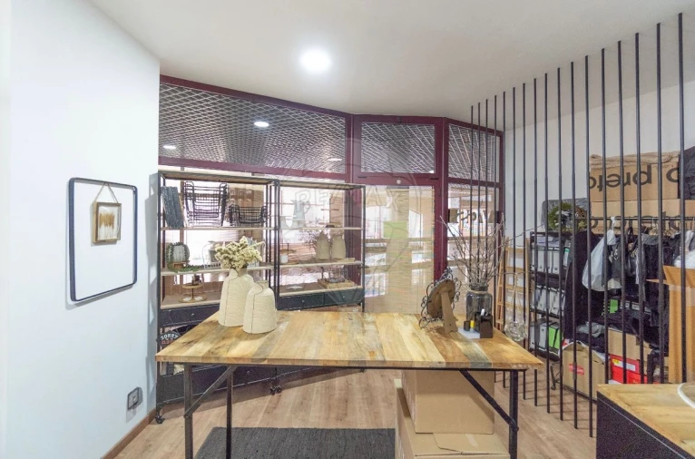 Loja para Venda em O. Azeméis, Riba-Ul, Ul, Macinhata Seixa, Madail Foto 4