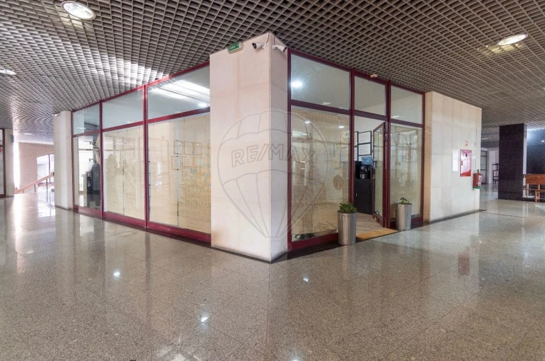 Loja para Venda em O. Azeméis, Riba-Ul, Ul, Macinhata Seixa, Madail Foto 19