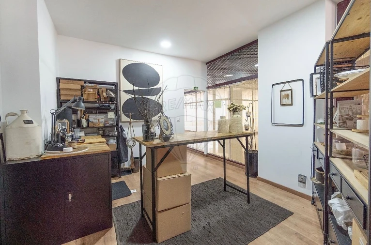 Loja para Venda em O. Azeméis, Riba-Ul, Ul, Macinhata Seixa, Madail Foto 3