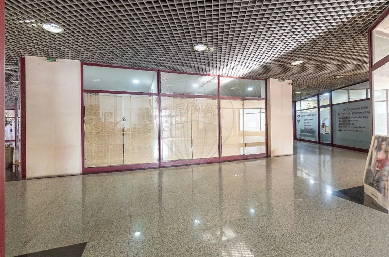 Loja para Venda em O. Azeméis, Riba-Ul, Ul, Macinhata Seixa, Madail Foto 17