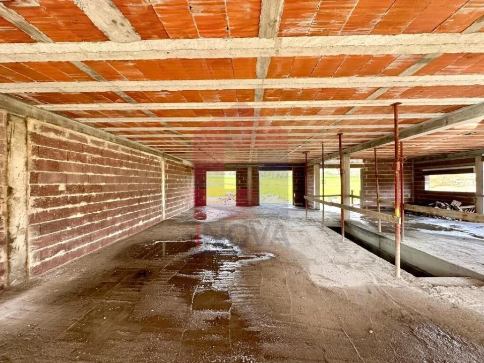 Moradia T3 para Venda em Coucieiro Foto 11