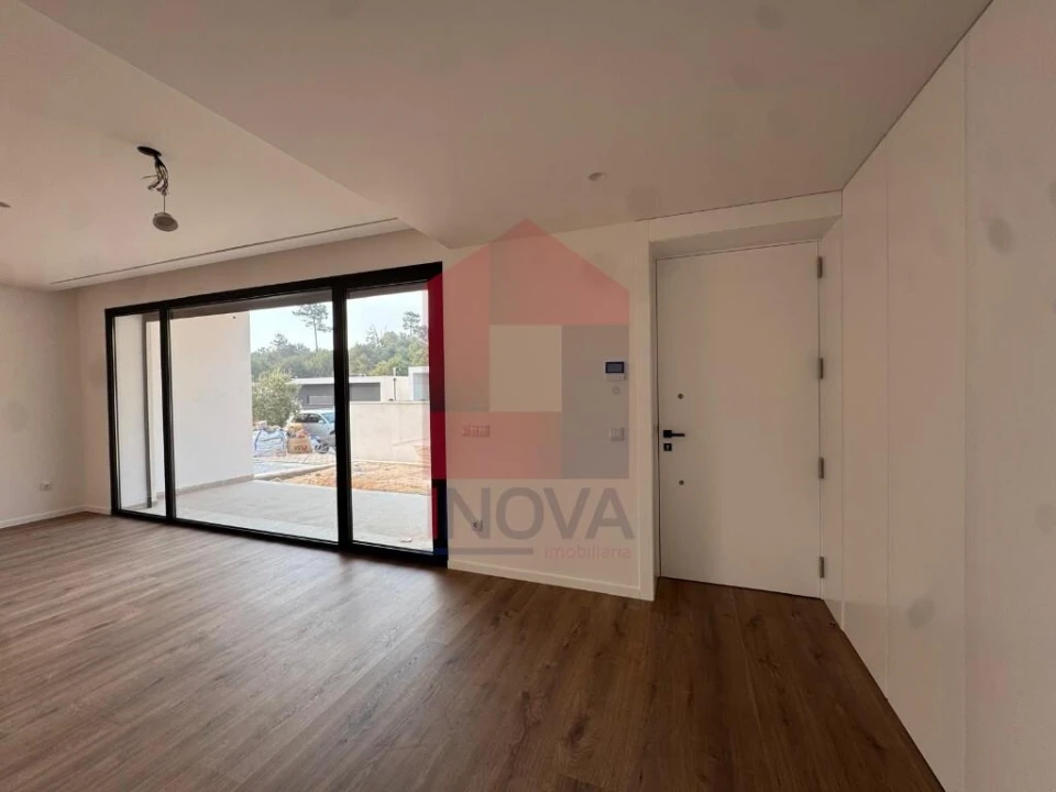 Moradia T3 para Venda em Coucieiro Foto 5