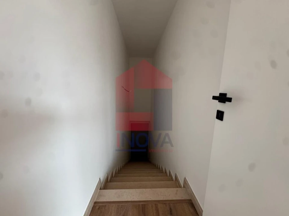 Moradia T3 para Venda em Coucieiro Foto 30