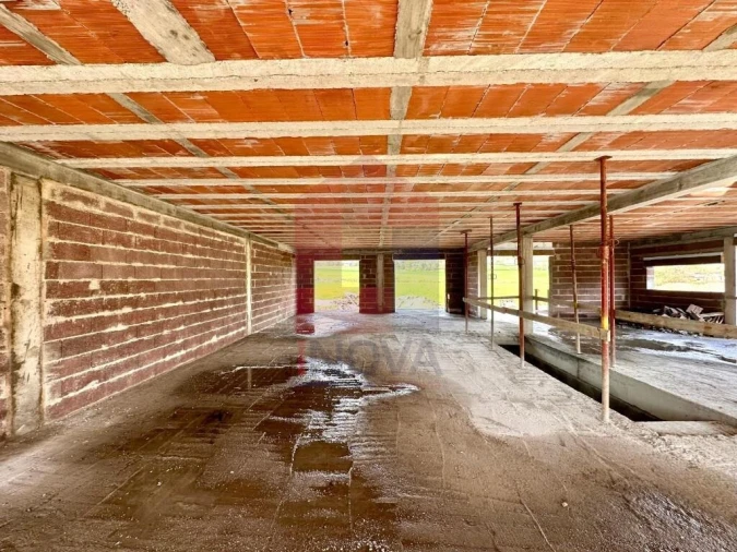 Moradia T3 para Venda em Coucieiro Foto 11