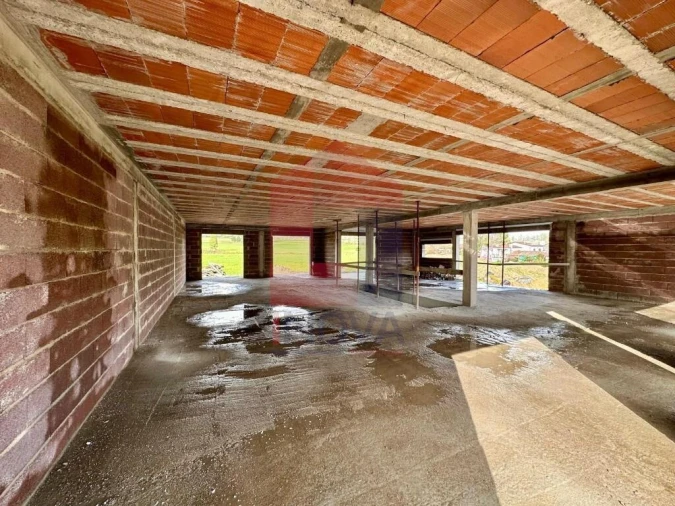 Moradia T3 para Venda em Coucieiro Foto 12