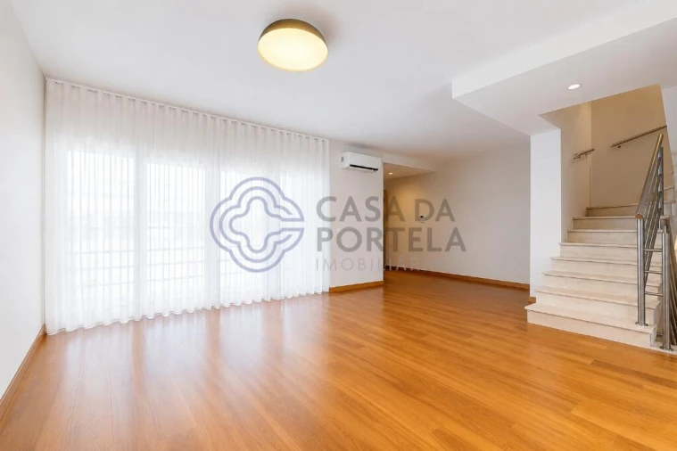Moradia T4 para Venda em Alcochete Foto 4