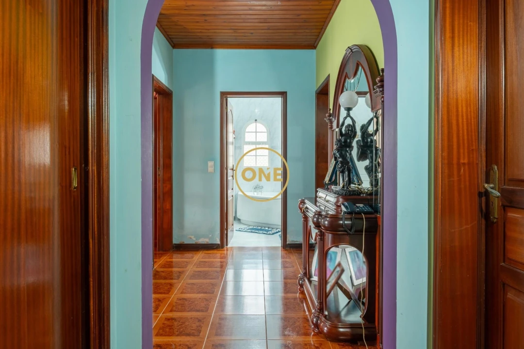 Moradia T4 para Venda em Capelas Foto 10