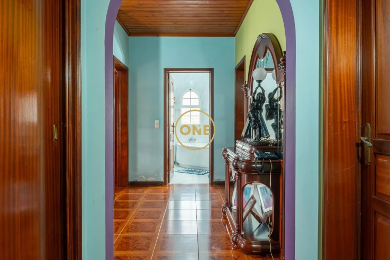 Moradia T4 para Venda em Capelas Foto 10