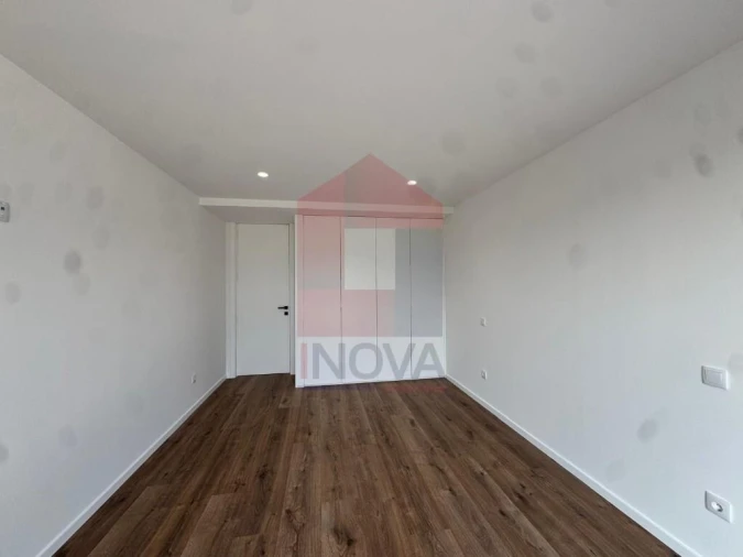 Moradia T3 para Venda em Coucieiro Foto 21