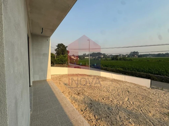 Moradia T3 para Venda em Coucieiro Foto 25