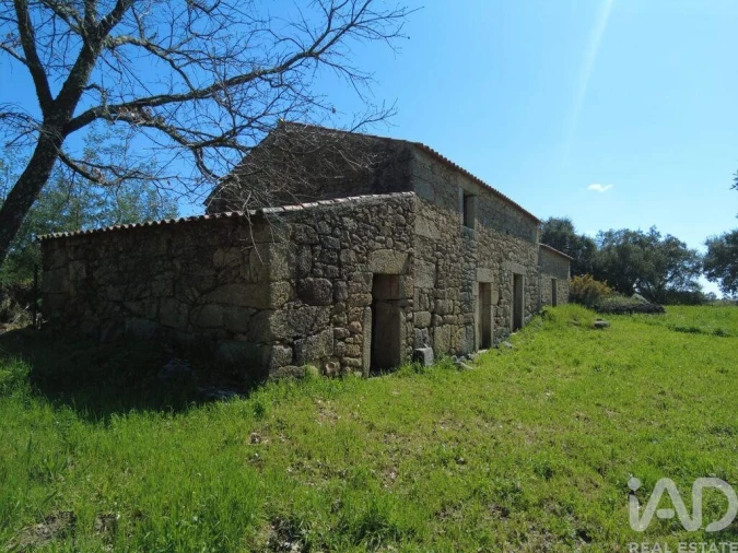 Moradia T3 para Venda em Castelo Novo Foto 29