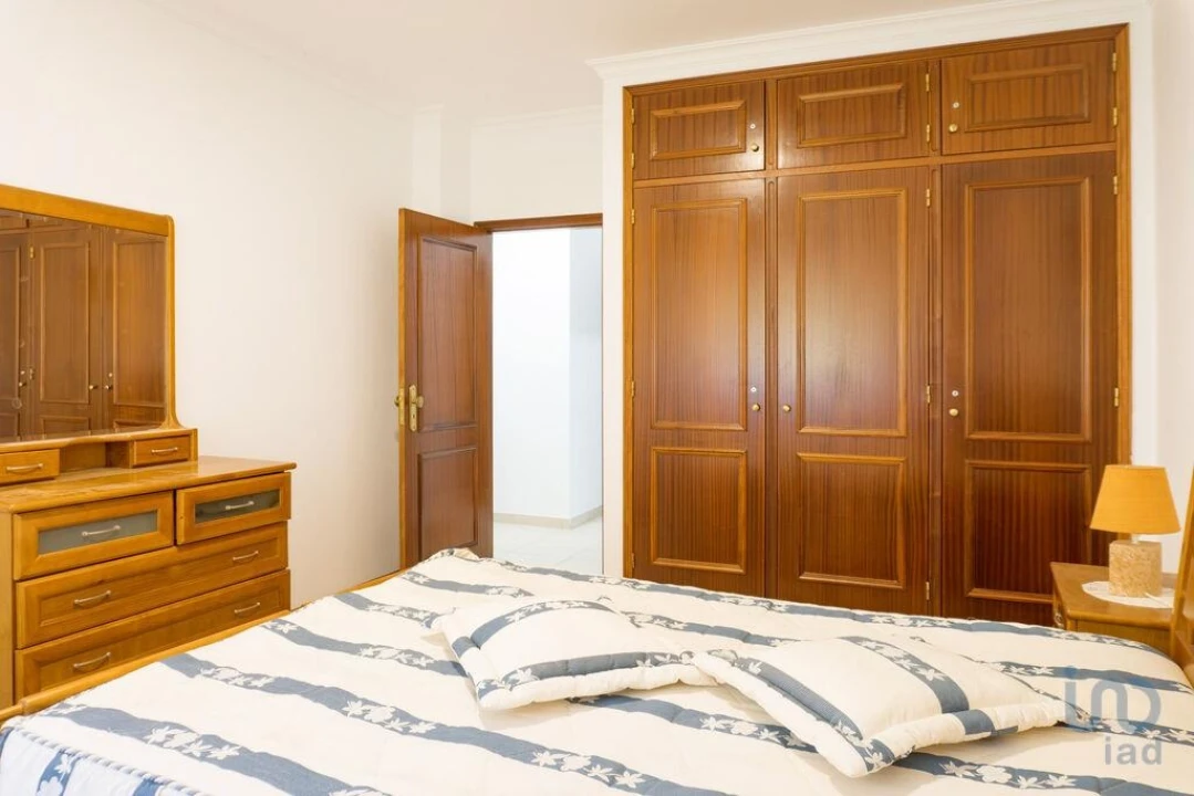 Apartamento T2 para Venda em Nazare Foto 8