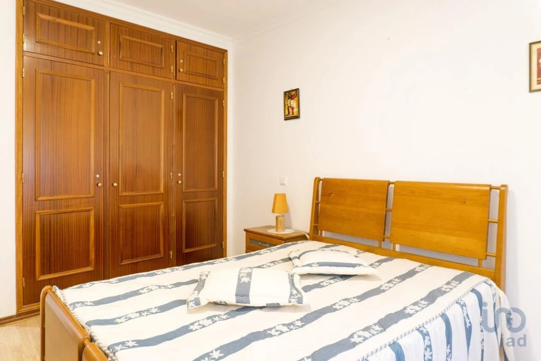 Apartamento T2 para Venda em Nazare Foto 7