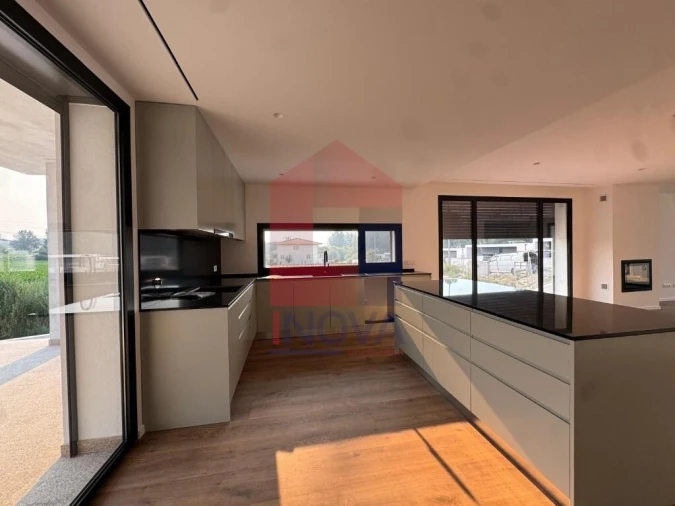 Moradia T3 para Venda em Coucieiro Foto 10