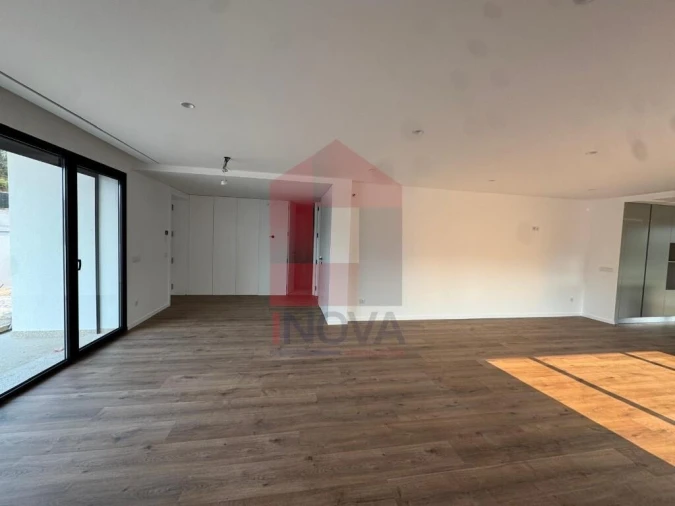 Moradia T3 para Venda em Coucieiro Foto 4