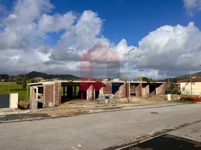 Moradia T3 para Venda em Coucieiro Foto 18